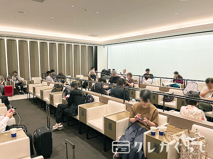 プレミアムラウンジ セントレア:「通常」のソファー席