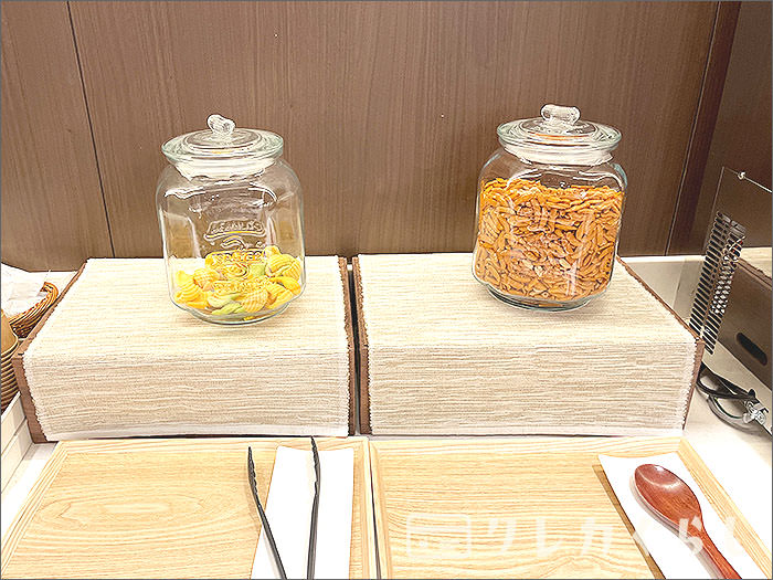 スーパーラウンジアネックス・スナック菓子も食べ放題