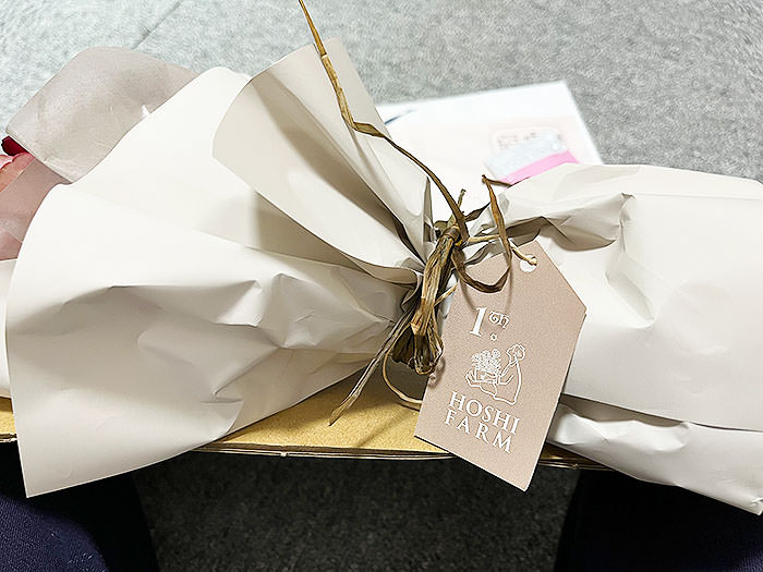 お花が到着。到着時の様子08